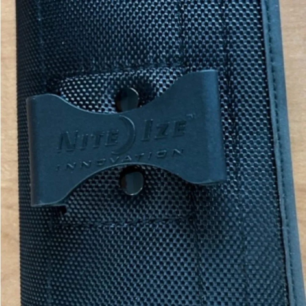 Nite ize brand Mobile phone case universal sideways belt holder new condition
